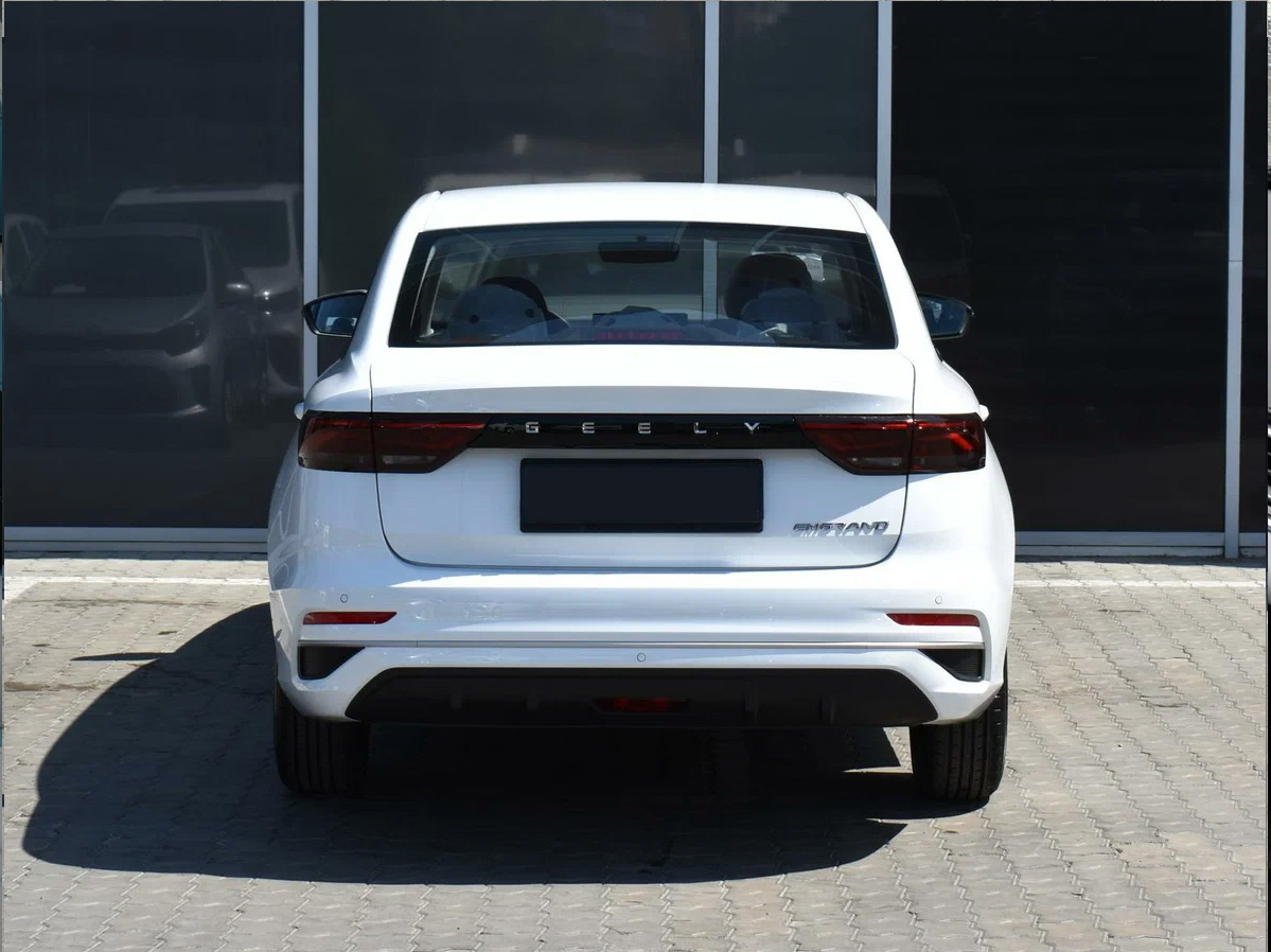 Geely Emgrand 2025